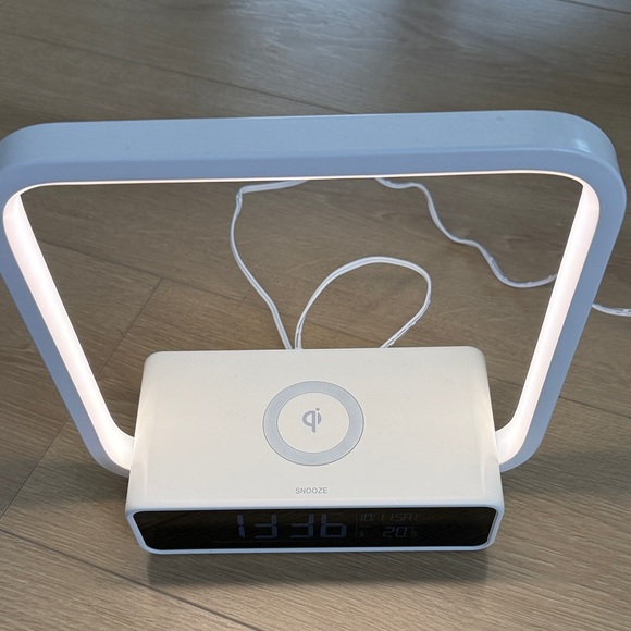 Modern White Alarm Clock with Snooze Function - Picture 9 of 10